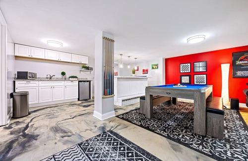 Atlanta House | ATL Cascade Oasis - Pool, Hot Tub, Arcades, Pool Table, 3900sq ft with 10 beds