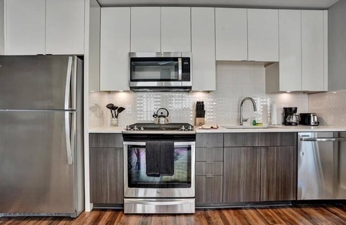 Garden Hills Apartment | ATL Luxury 1BR | Mins to Buckhead Village | near Parks