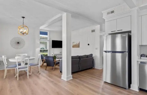 Atlantic Beach Cottage | Atlantic Breeze South - Cozy & Renovated - Walk To Beach