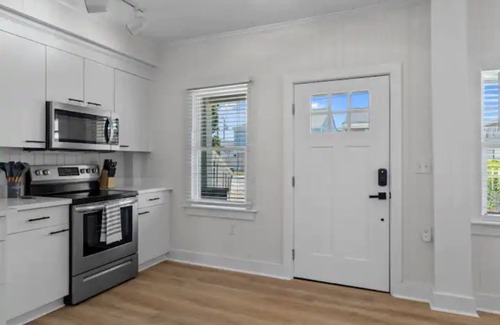 Atlantic Beach Cottage | Atlantic Breeze South - Cozy & Renovated - Walk To Beach
