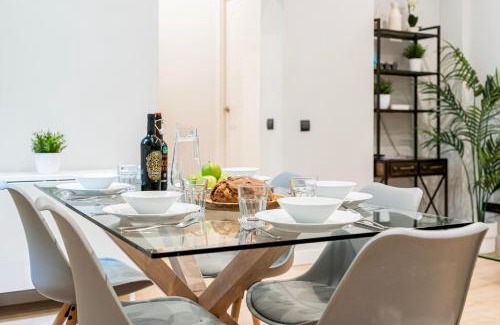 Literary Quarter Apartment | Atocha3 Superb Location - 4Bedrooms 2 Baths