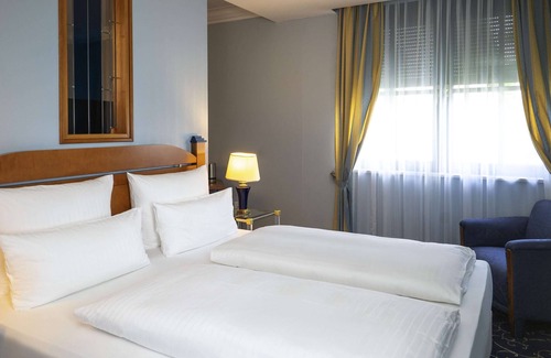 Schwaig Hotel | Atomis Hotel Munich Airport by Mercure