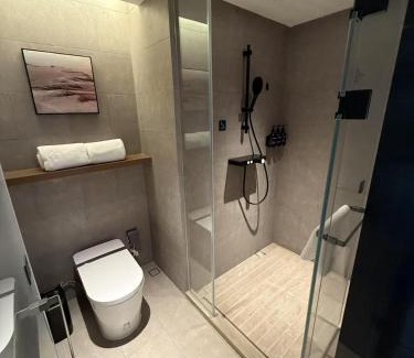 Jiangxia District Hotel | Atour Hotel Wuhan Hidden Dragon Island Hubei University of Economics