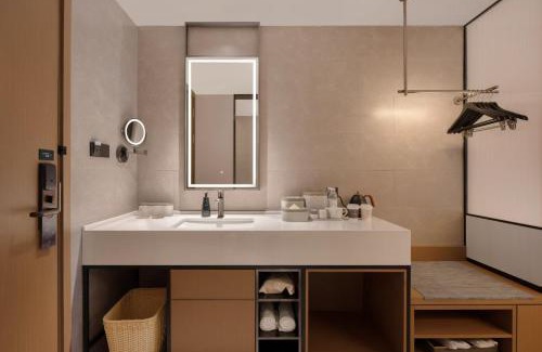 Weiyang Hotel | Atour Hotel Xi'an North Railway Station Hongqichang Subway Station