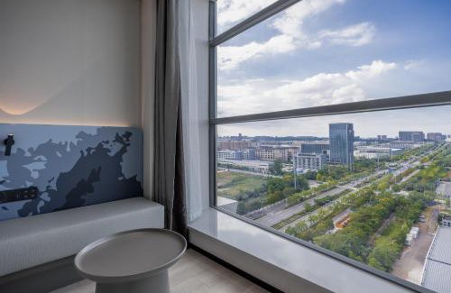 Jiangxia District Hotel | Atour Light Hotel Wuhan Optics Valley 3rd Road Xiaomi Technology Park