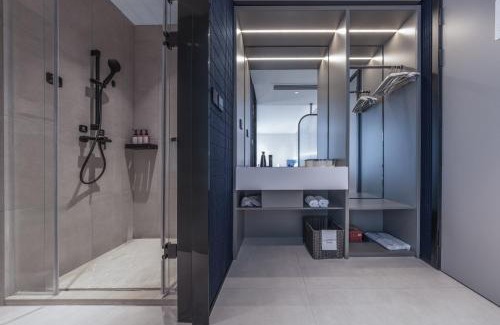 Jiangxia District Hotel | Atour Light Hotel Wuhan Optics Valley 3rd Road Xiaomi Technology Park
