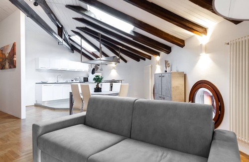 Mestre Apartment | ATTIC FLOOR VENICE APARTMENT