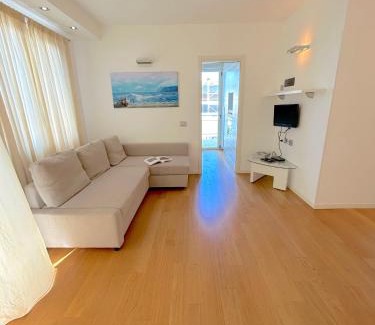 Fogliano Marina Apartment | Attico Alba -Flexrent Abissinia