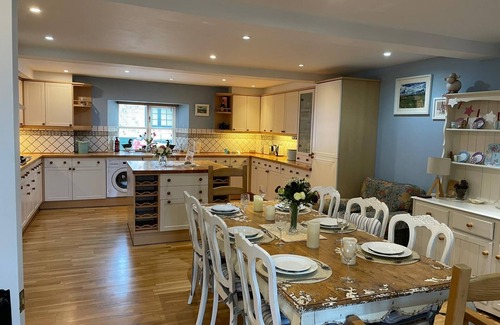 Lyme Regis House | Attractive former stables located on beautiful Victorian private country estate