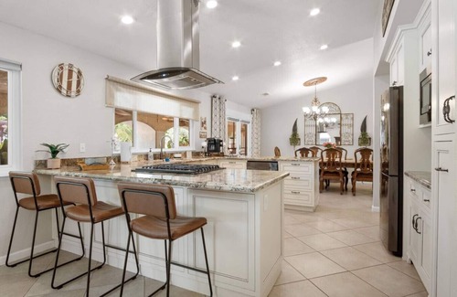 Atwater House | "Atwater Haasecienda Getaway"