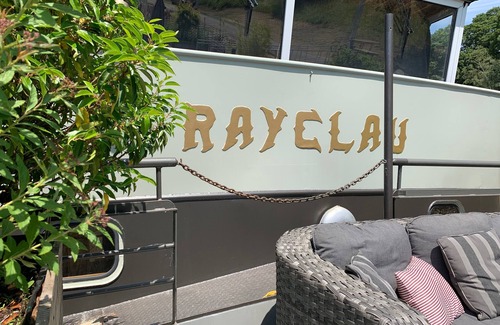 Braine-le-Comte Boat Rental | Atypical accommodation on a barge