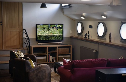 Braine-le-Comte Boat Rental | Atypical accommodation on a barge