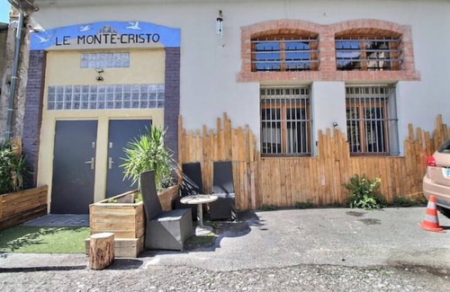 Les Cinq Avenues House | Atypical house in Marseille, ideal for groups of friends or large families.