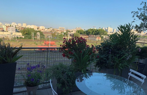 Ivry-port Apartment | Atypical loft studio 500m from Paris 13e proche Seine, air-conditioned, parking