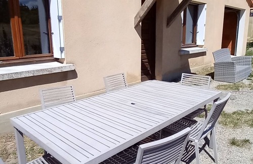 Taulignan House | Au Bonheur du Sud above ground pool, fenced garden, garage