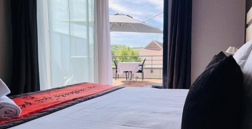 Loches-sur-Ource Hotel | Au Coeur Des Bulles