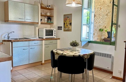 Biron Cottage | Au Coin Des Arbres (Noyer) a charming farmhouse in peaceful Dordogne countryside