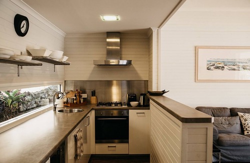 Milsons Passage Cottage | waterfront . MACKYS . outdoor firepit HAWKESBURY RIVER stunning views