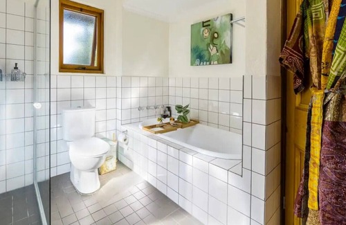 Hay Valley House | Tranquil 3BR, 2BA house in Hay Valley: your peaceful escape awaits!
