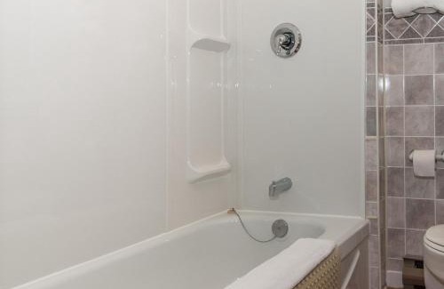 Perce Hotel | Au Pic de l'Aurore Motel-Chalets