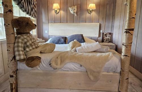 Essuiles House | Au Refuge Des 3 Ours - Chambres d'hôtes et cabanes