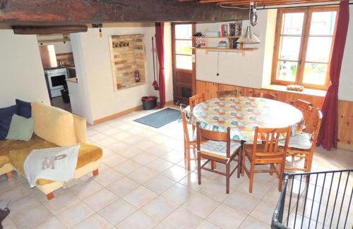 Menat House | Au repos de la Sioule