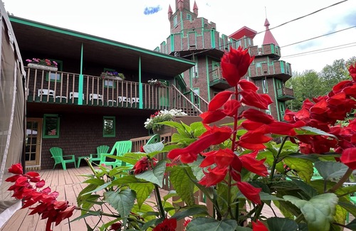 Pointe-a-la-Garde Ski Chalet | Auberge Château Bahia