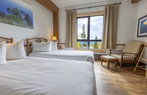 Sainte-Anne-des-Monts Hotel | Auberge de Montagne des Chic-Chocs - Sepaq