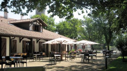 Sabres Hotel | Auberge des Pins - Teritoria