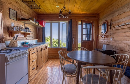 Gaspe Cabin | Auberge et Chalets Griffon Aventure