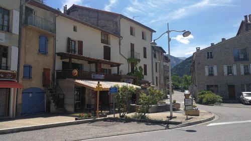 La Javie Hotel | Auberge Roman