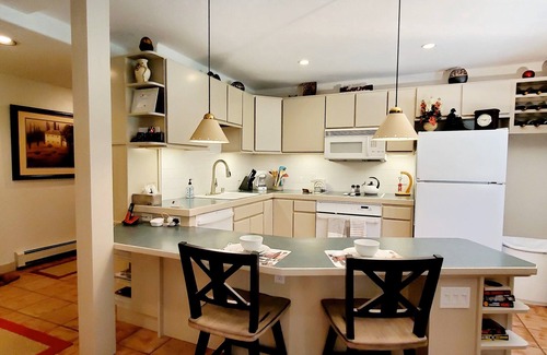 Vail Condo | Aug 18-21 and 26-28 only 179/nt. Vail Village studio with FREE parking