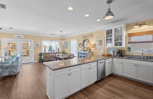 Morgantown House | Aug & Sept Discounted! In Morgantown - Pools/Tennis