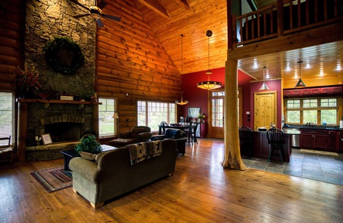 Johnson City Cabin | August dates open! Riverfront - Watauga River - Trophy Section.
