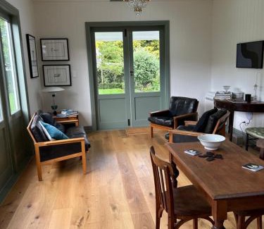 Devonport Villa | Augusta Hut
