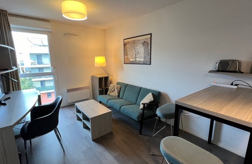 Toulouse South-East Apartment | Auriol - Appt contemporain