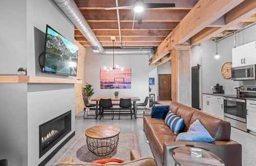 Canal Park Condo | Aurora Black | The Brix | Pool in Canal Park!