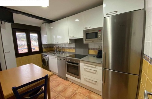 Bermeo Apartment | Aurrekoetxea 36 Vacation Rental, 5º D