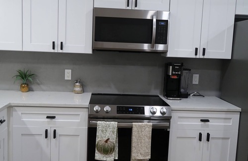 North Austin Civic Association House | Austin 1 bedroom home near Q2 Stadium & Domain, Formula 1