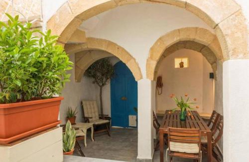 Cospicua Apartment | Authentic 1st FL apartment at the 3 cities Marina