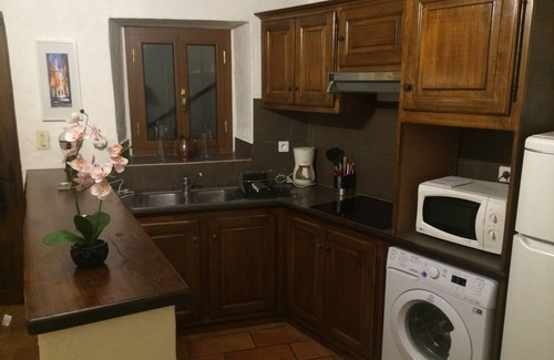 Saint-Jeannet Other | Authentic charming house in a quiet wooded park.