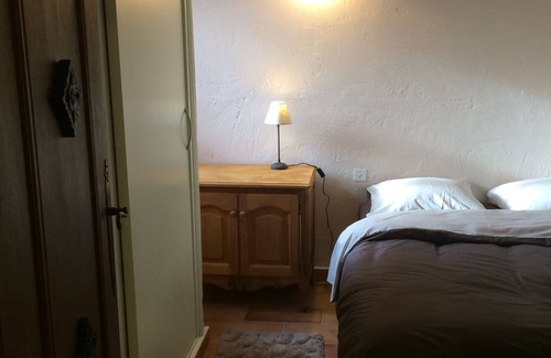 Saint-Jeannet Other | Authentic charming house in a quiet wooded park.
