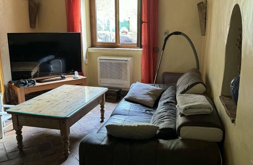 Causse-de-la-Selle House | Authentic house in the heart of a quiet village
