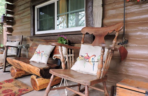 Prescott Cabin | Authentic Log Cabin, 1.25 Acres, Seasonal Creek, Fireplace! 1.6 Miles to Square