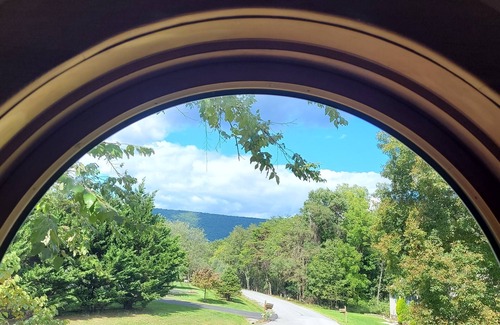 Berkeley Springs Cabin | Authentic Log Cabin Getaway w/Private Hot Tub
