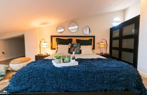 Barrio de La Latina Apartment | Authentic Madrid Experience -Plaza Mayor 7min walk - Spectacular view - Champagne