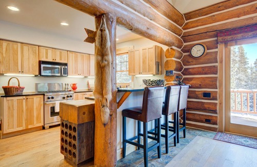 Powder Ridge House | Authentic Ski-in Ski-out Powder Ridge Log Cabin
