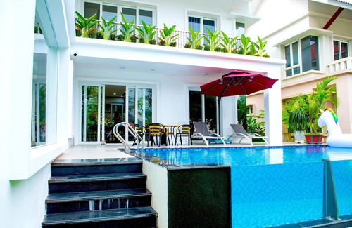 Thach That Villa | Autumn Flower villas