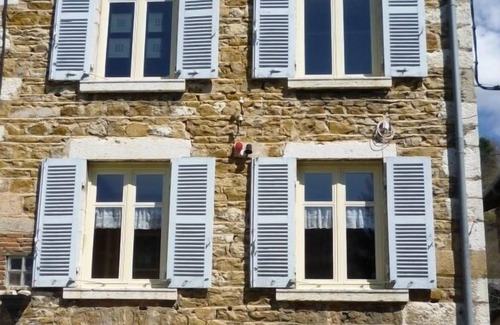 Jujurieux House | Aux Chambres Sussuriennes