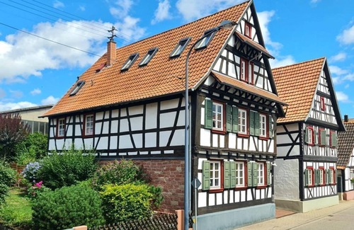 Kandel Apartment | AVAHOME 2 Kandel - 3 bedrooms, kitchen, WLAN. - AVAHOME Kandel